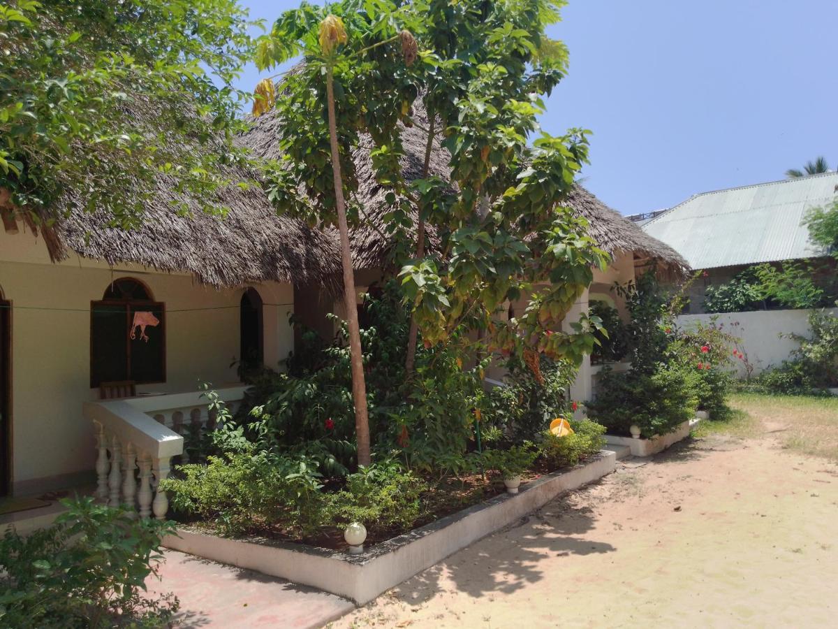 H&H bungalows Nungwi Exterior foto