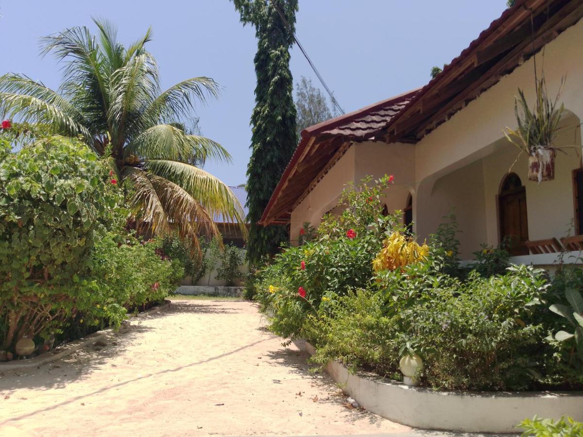 H&H bungalows Nungwi Exterior foto